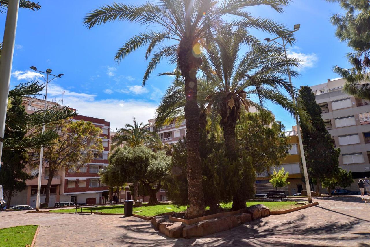 Holiday Studio Jardin Playa Torrevieja Eksteriør bilde