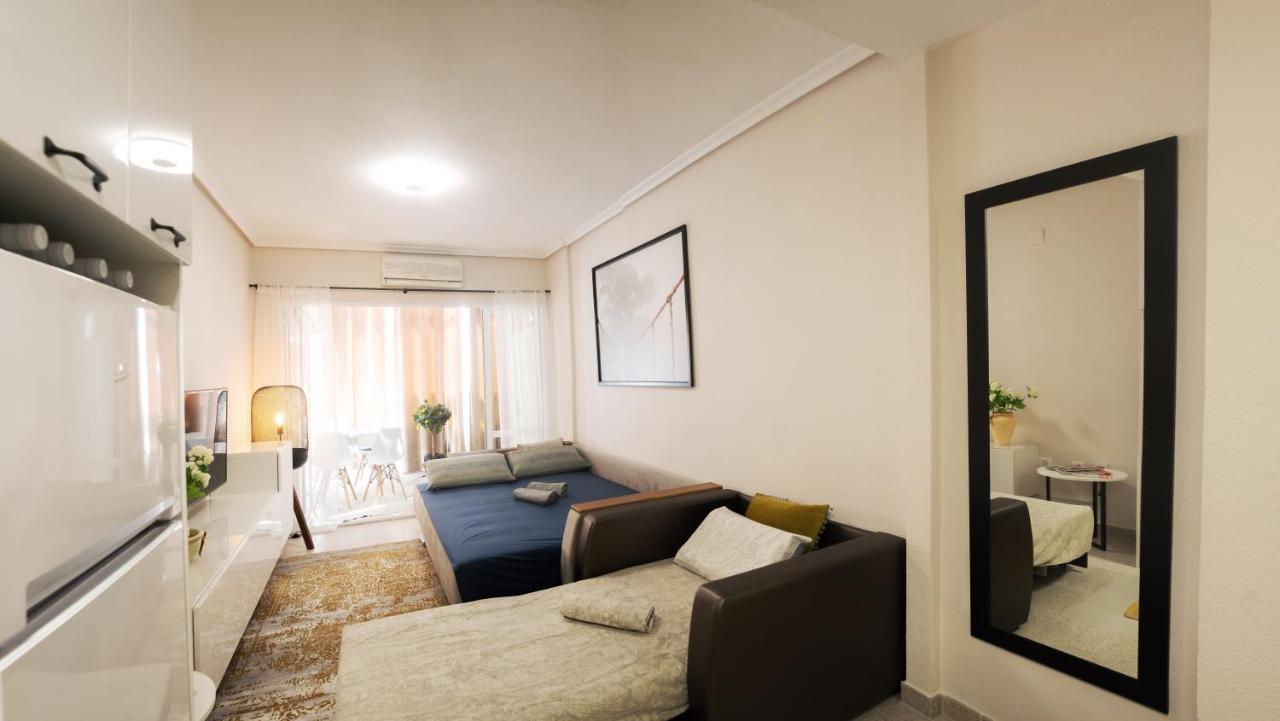 Holiday Studio Jardin Playa Torrevieja Eksteriør bilde