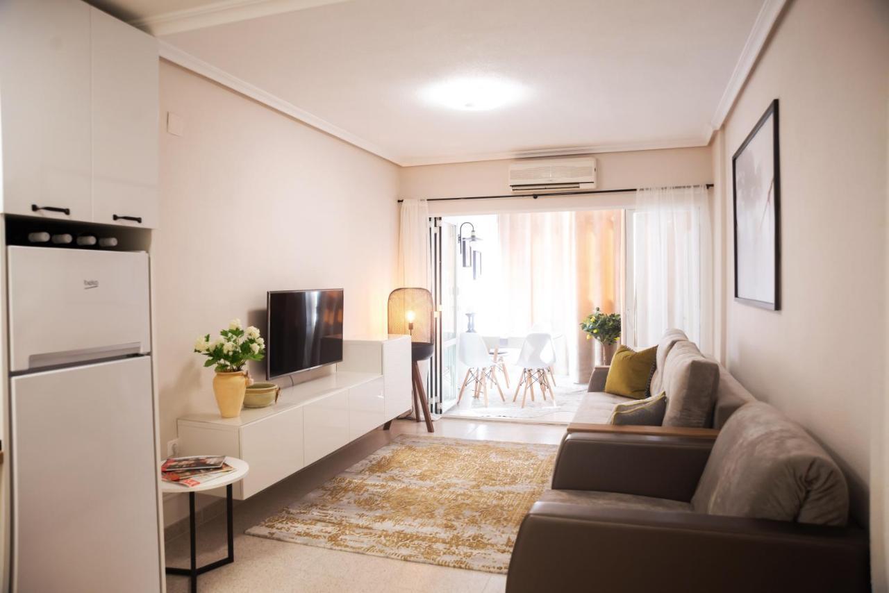 Holiday Studio Jardin Playa Torrevieja Eksteriør bilde